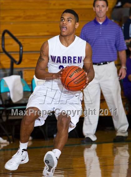 Thumbnail 3 in Marcus vs Warren (McDonald's Texas Invitational) photogallery.
