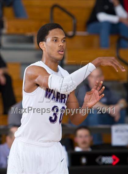 Thumbnail 2 in Marcus vs Warren (McDonald's Texas Invitational) photogallery.