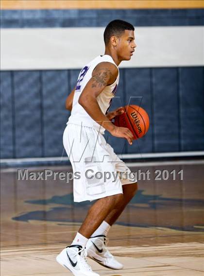 Thumbnail 2 in Marcus vs Warren (McDonald's Texas Invitational) photogallery.