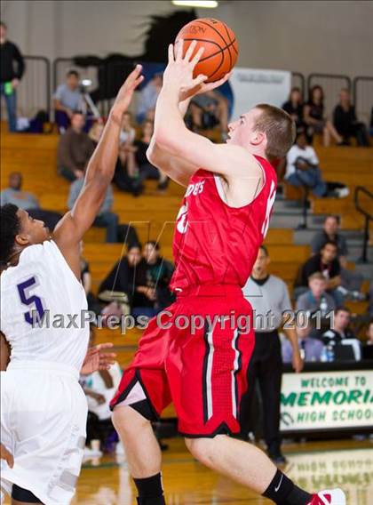 Thumbnail 1 in Marcus vs Warren (McDonald's Texas Invitational) photogallery.