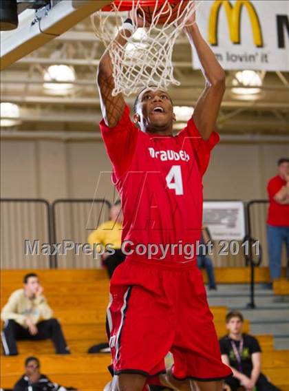 Thumbnail 3 in Marcus vs Warren (McDonald's Texas Invitational) photogallery.
