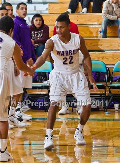 Thumbnail 3 in Marcus vs Warren (McDonald's Texas Invitational) photogallery.