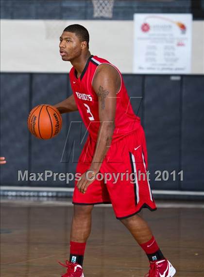 Thumbnail 3 in Marcus vs Warren (McDonald's Texas Invitational) photogallery.