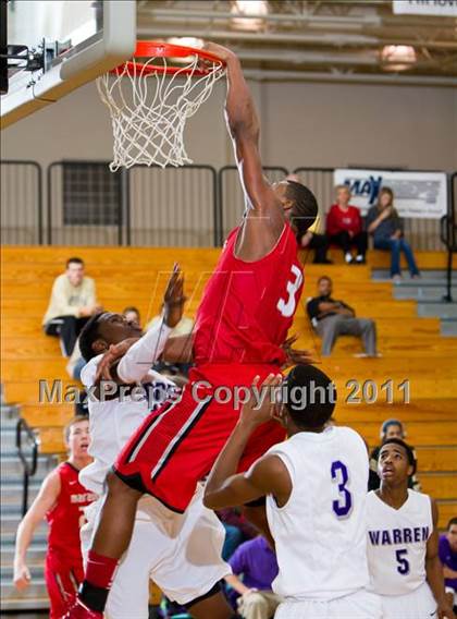 Thumbnail 2 in Marcus vs Warren (McDonald's Texas Invitational) photogallery.