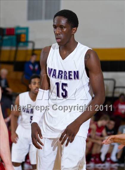Thumbnail 2 in Marcus vs Warren (McDonald's Texas Invitational) photogallery.