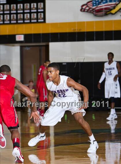 Thumbnail 2 in Marcus vs Warren (McDonald's Texas Invitational) photogallery.