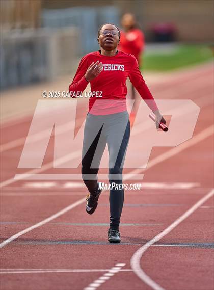 Thumbnail 2 in North Shore Relays (4x200) photogallery.