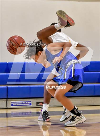 Thumbnail 2 in Diamond Ranch @ Charter Oak photogallery.