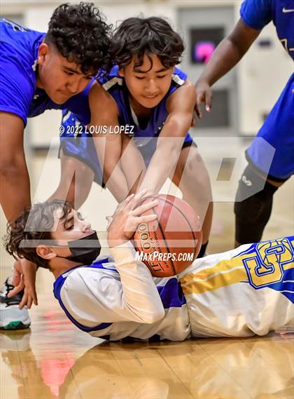 Thumbnail 3 in Diamond Ranch @ Charter Oak photogallery.