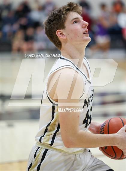 Thumbnail 1 in Muncie Central @ Nobesville photogallery.