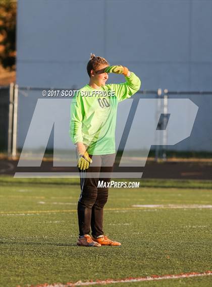 Thumbnail 2 in South Medford @ Roseburg photogallery.