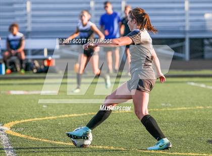Thumbnail 1 in South Medford @ Roseburg photogallery.