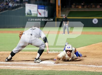 Thumbnail 3 in Pioneer vs Georgetown (UIL 5A Semifinal) photogallery.