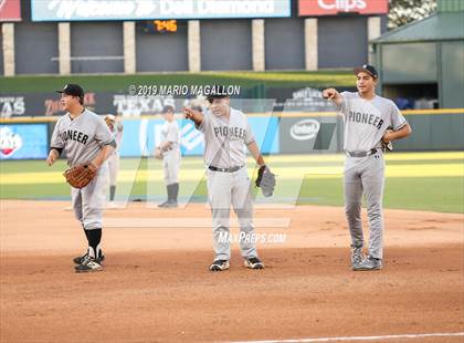 Thumbnail 2 in Pioneer vs Georgetown (UIL 5A Semifinal) photogallery.