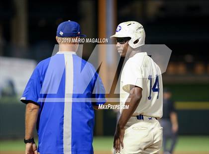 Thumbnail 2 in Pioneer vs Georgetown (UIL 5A Semifinal) photogallery.