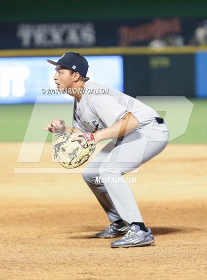 Thumbnail 3 in Pioneer vs Georgetown (UIL 5A Semifinal) photogallery.