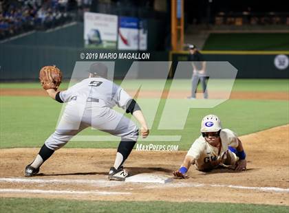 Thumbnail 2 in Pioneer vs Georgetown (UIL 5A Semifinal) photogallery.