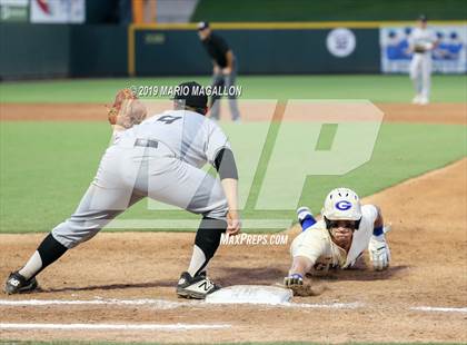 Thumbnail 2 in Pioneer vs Georgetown (UIL 5A Semifinal) photogallery.