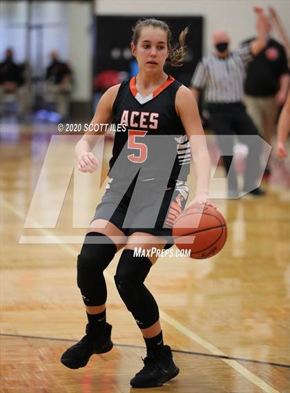 Thumbnail 1 in Amanda-Clearcreek vs. Circleville photogallery.