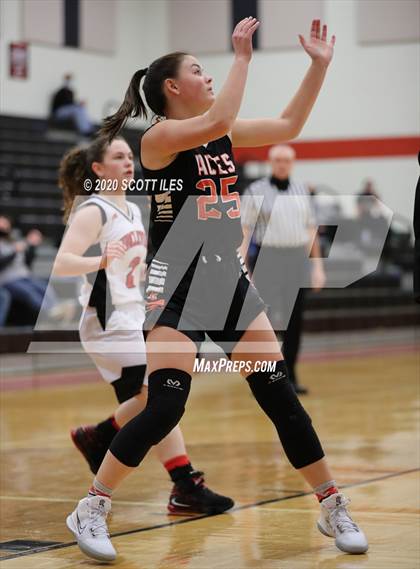 Thumbnail 2 in Amanda-Clearcreek vs. Circleville photogallery.