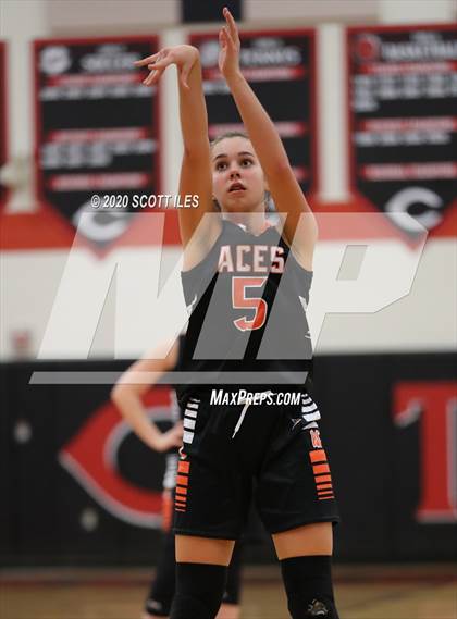 Thumbnail 2 in Amanda-Clearcreek vs. Circleville photogallery.