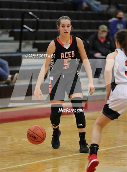 Thumbnail 1 in Amanda-Clearcreek vs. Circleville photogallery.