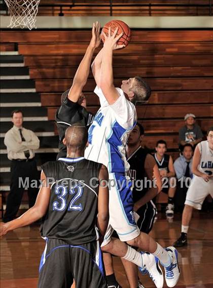 Thumbnail 1 in La Habra vs. Diamond Ranch (Orange Holiday Classic) photogallery.