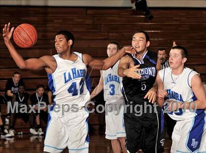 Thumbnail 3 in La Habra vs. Diamond Ranch (Orange Holiday Classic) photogallery.