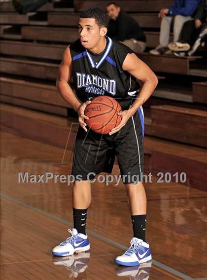 Thumbnail 3 in La Habra vs. Diamond Ranch (Orange Holiday Classic) photogallery.