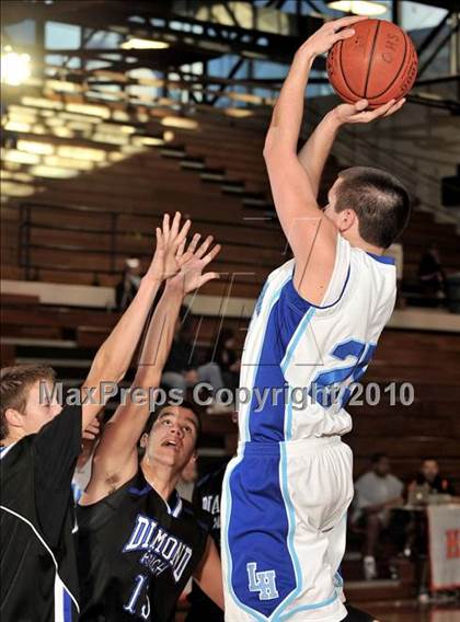 Thumbnail 2 in La Habra vs. Diamond Ranch (Orange Holiday Classic) photogallery.