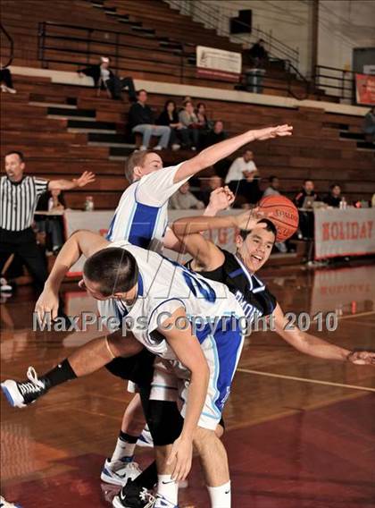 Thumbnail 1 in La Habra vs. Diamond Ranch (Orange Holiday Classic) photogallery.