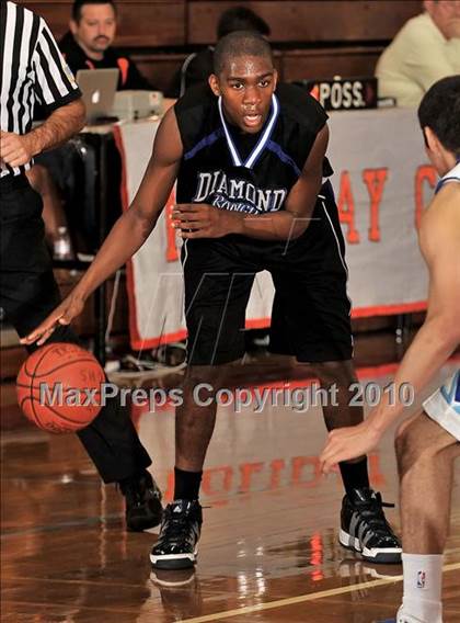 Thumbnail 3 in La Habra vs. Diamond Ranch (Orange Holiday Classic) photogallery.