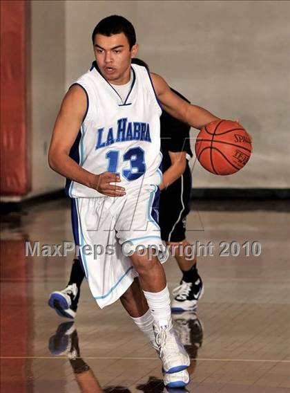 Thumbnail 1 in La Habra vs. Diamond Ranch (Orange Holiday Classic) photogallery.