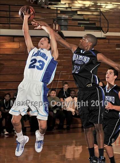 Thumbnail 1 in La Habra vs. Diamond Ranch (Orange Holiday Classic) photogallery.