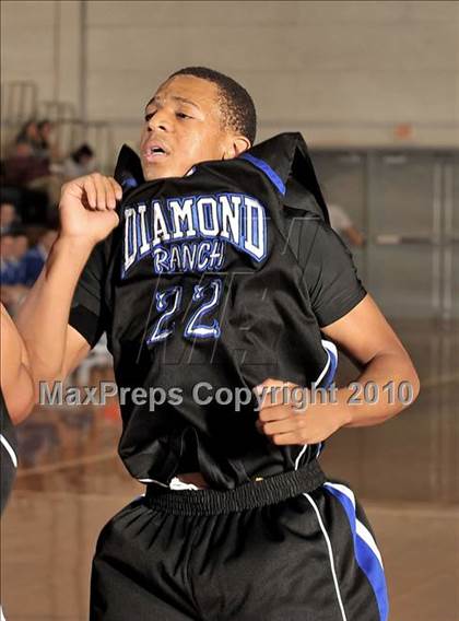 Thumbnail 2 in La Habra vs. Diamond Ranch (Orange Holiday Classic) photogallery.