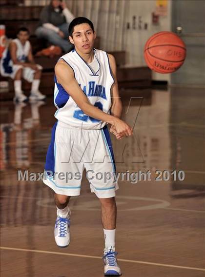 Thumbnail 1 in La Habra vs. Diamond Ranch (Orange Holiday Classic) photogallery.