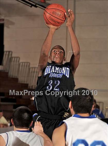 Thumbnail 3 in La Habra vs. Diamond Ranch (Orange Holiday Classic) photogallery.