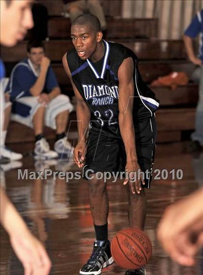 Thumbnail 1 in La Habra vs. Diamond Ranch (Orange Holiday Classic) photogallery.