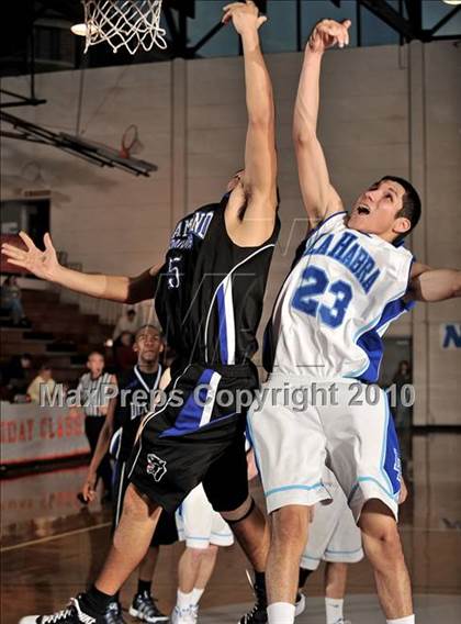 Thumbnail 1 in La Habra vs. Diamond Ranch (Orange Holiday Classic) photogallery.