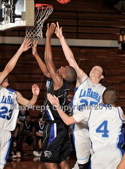 Thumbnail 2 in La Habra vs. Diamond Ranch (Orange Holiday Classic) photogallery.