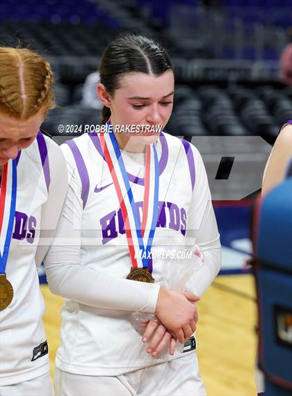 Thumbnail 1 in Boerne vs. Canyon (UIL 4A Basketball Semifinal Medal Ceremony) photogallery.