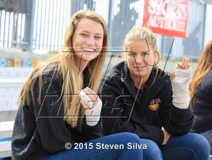 Thumbnail 1 in Bishop's vs. Vista (CIF-SDS Open Division Quarterfinal) photogallery.