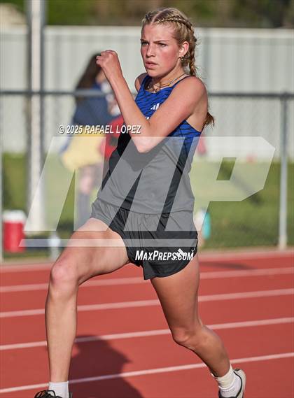 Thumbnail 3 in Rosehill Eagle Relays (4x400M) photogallery.