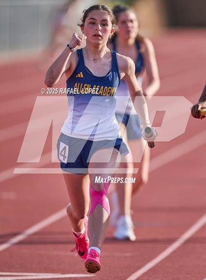 Thumbnail 2 in Rosehill Eagle Relays (4x400M) photogallery.
