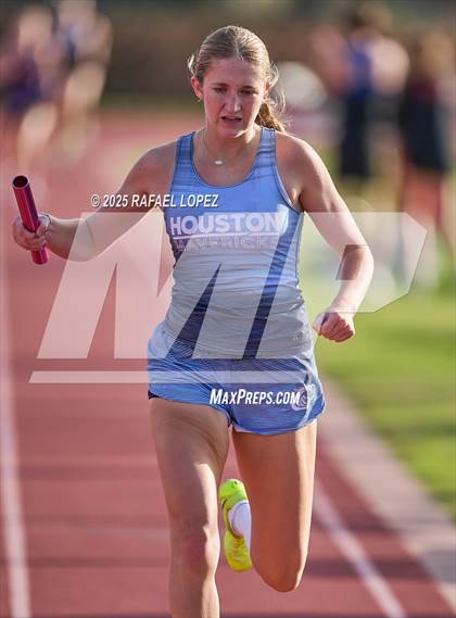 Thumbnail 2 in Rosehill Eagle Relays (4x400M) photogallery.