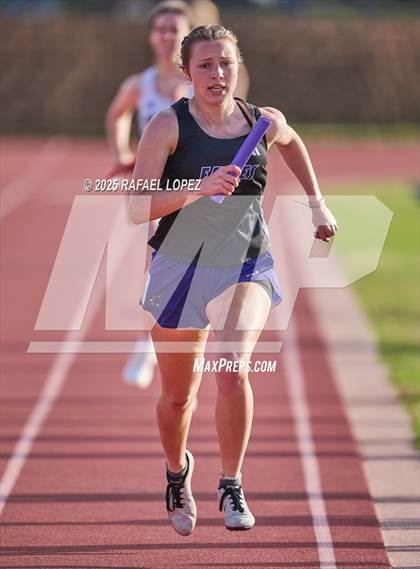 Thumbnail 2 in Rosehill Eagle Relays (4x400M) photogallery.