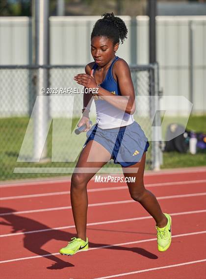 Thumbnail 2 in Rosehill Eagle Relays (4x400M) photogallery.