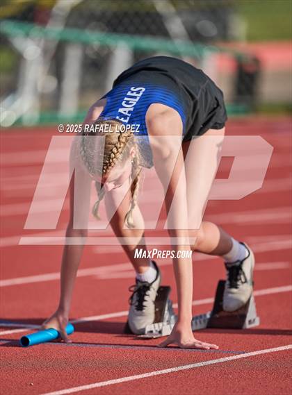 Thumbnail 3 in Rosehill Eagle Relays (4x400M) photogallery.