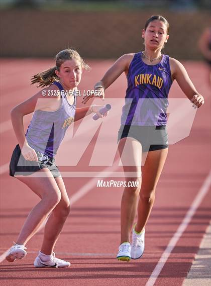 Thumbnail 1 in Rosehill Eagle Relays (4x400M) photogallery.
