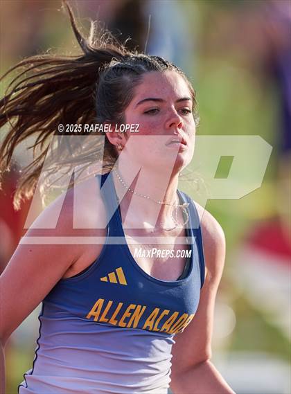Thumbnail 2 in Rosehill Eagle Relays (4x400M) photogallery.